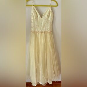 DAVE & JOHNNY Butter cream yellow Prom Dress Gown size 2 💛 fairytale vintage